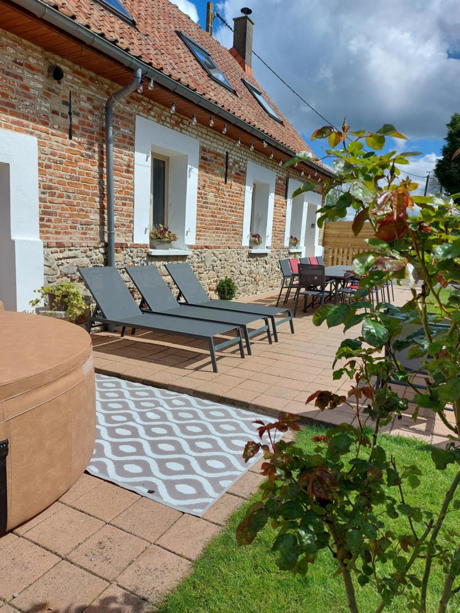 Vila Les Coquelicots Lacres Exteriér fotografie
